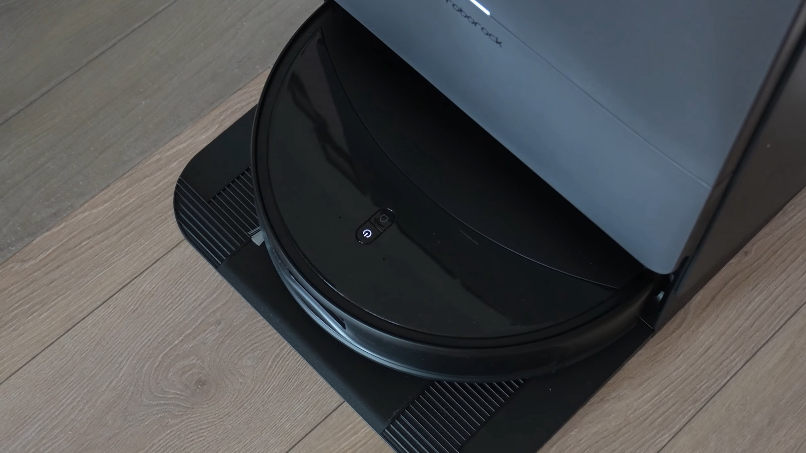 Sprzątanie domu na innym levelu. Oto Roborock Saros 20